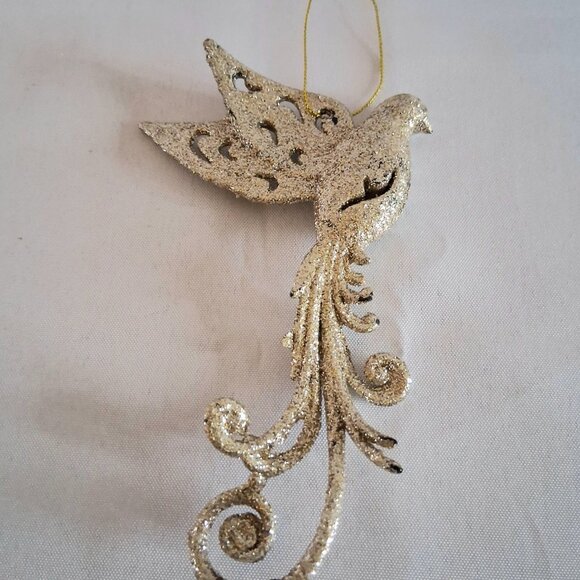 Lot of 4 Gold Tone Christmas Ornaments - Picture 4 of 10